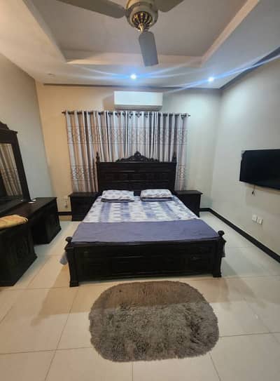Furnish room available in basement in D12 for Single job holder Male only