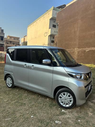 Nissan Dayz ROOX 2022 model