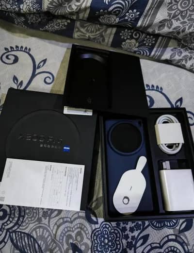 Vivo x200 Pro16/512 gb Mobile urjant sale Complete Box