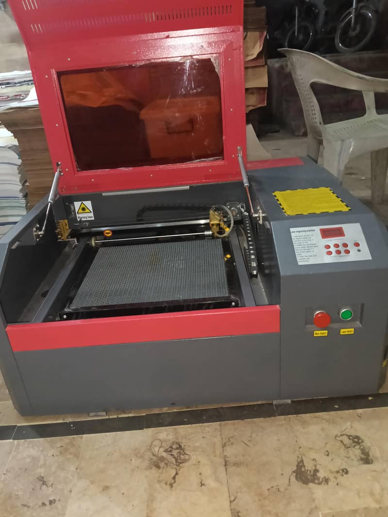 Laser Engraving Machine (CO2) – Excellent Condition 6