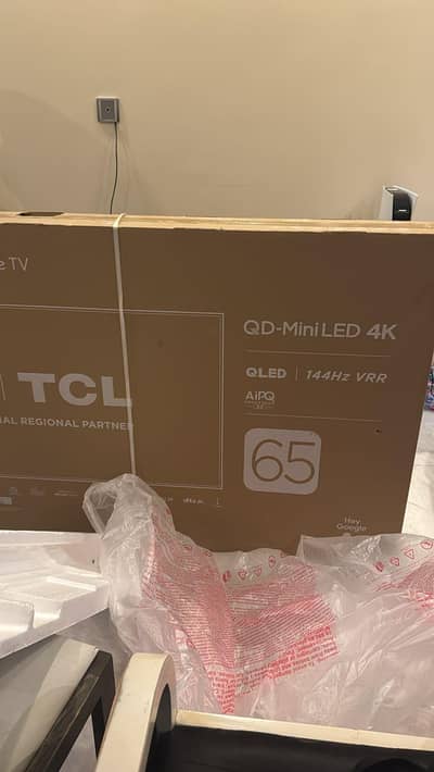 TCL 144HZ C77 MINI LED TV 65INCH BARELY USED
