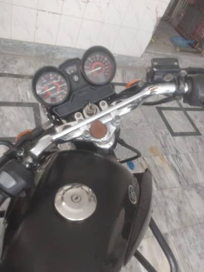 Yamaha ybr 2016 model