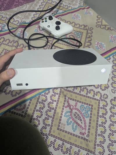 Xbox series S used with box