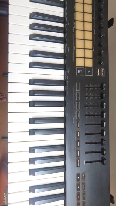 Novation Launchkey 49 MK3 -With Box - Mint Condition