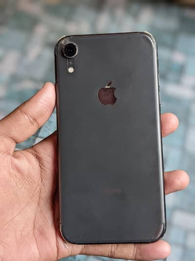 iphone XR 64gb battery  health 77