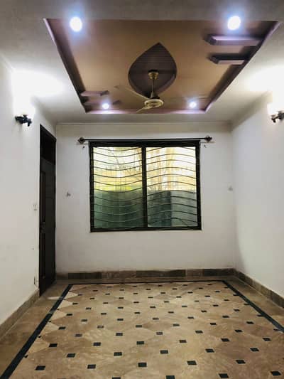 Flat Available For Rent At Mian Double Road