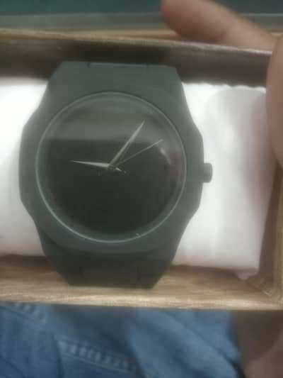 fames brand watch ⌚