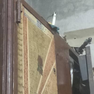 Raghdaan steel company ki Safe almari, kafi wani hai.