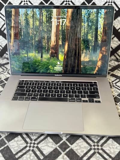 MacBook Pro 16-inch 2019 i7 2.6GHz 16GB RAM 512GB SSD Radeon