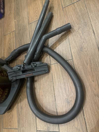 Hitachi 25 Liters Drum Vacuum Cleaner CV-960Y