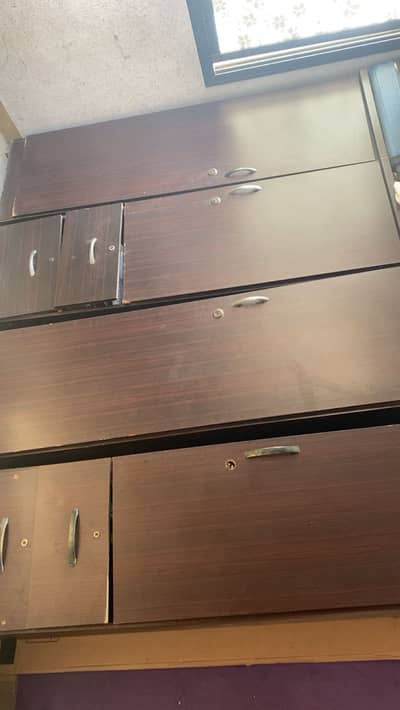 Used complete wardrobe set with divider
