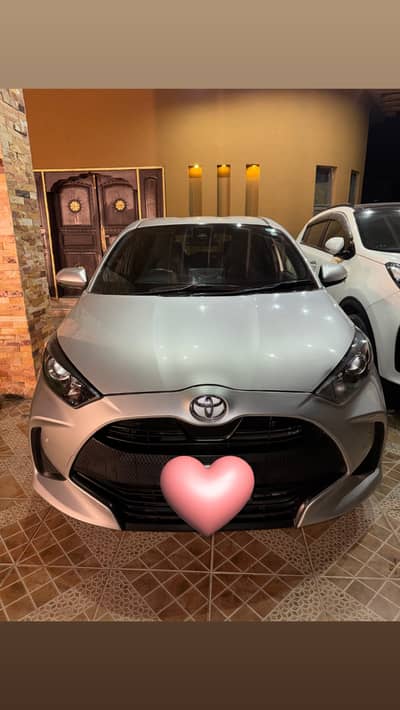 Toyota yaris hatchback