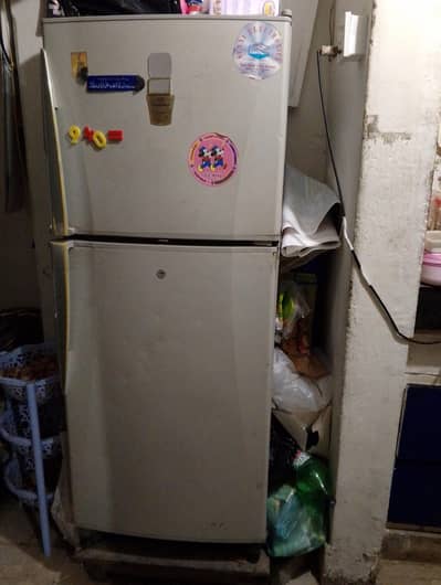 dawlance Fridge medium sized