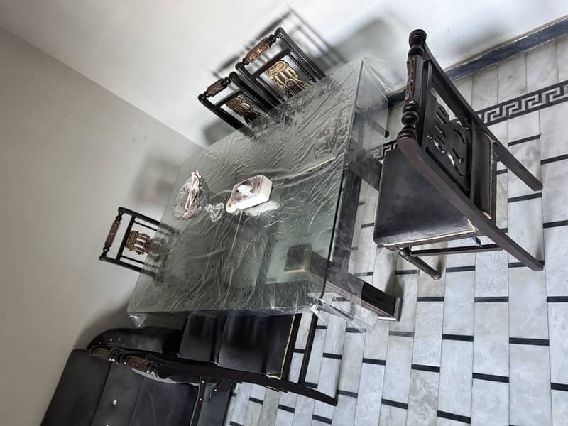 New condition Dining table 0