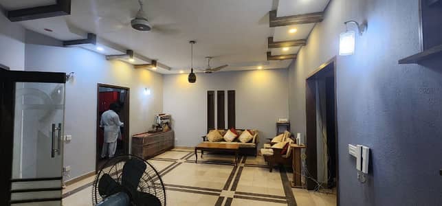 8 MARLA UPPER PORTION AVAILABLE FOR RENT IN MILITARY ACCOUNT