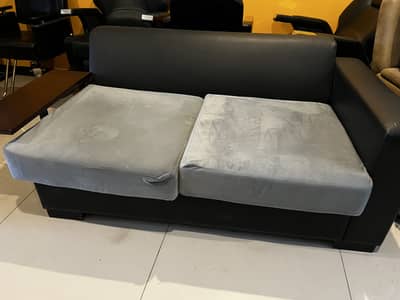 3 Seater Sofa – Comfortable & Well Maintained – Execellent Condition