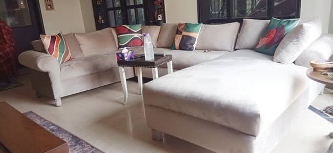 Beautiful L shaped sofa for sale