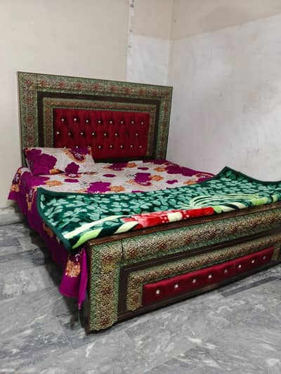 Queen Bed , 2 side tables , 1  dressing table