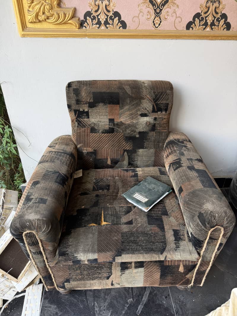 Single Seater Two sofas 0