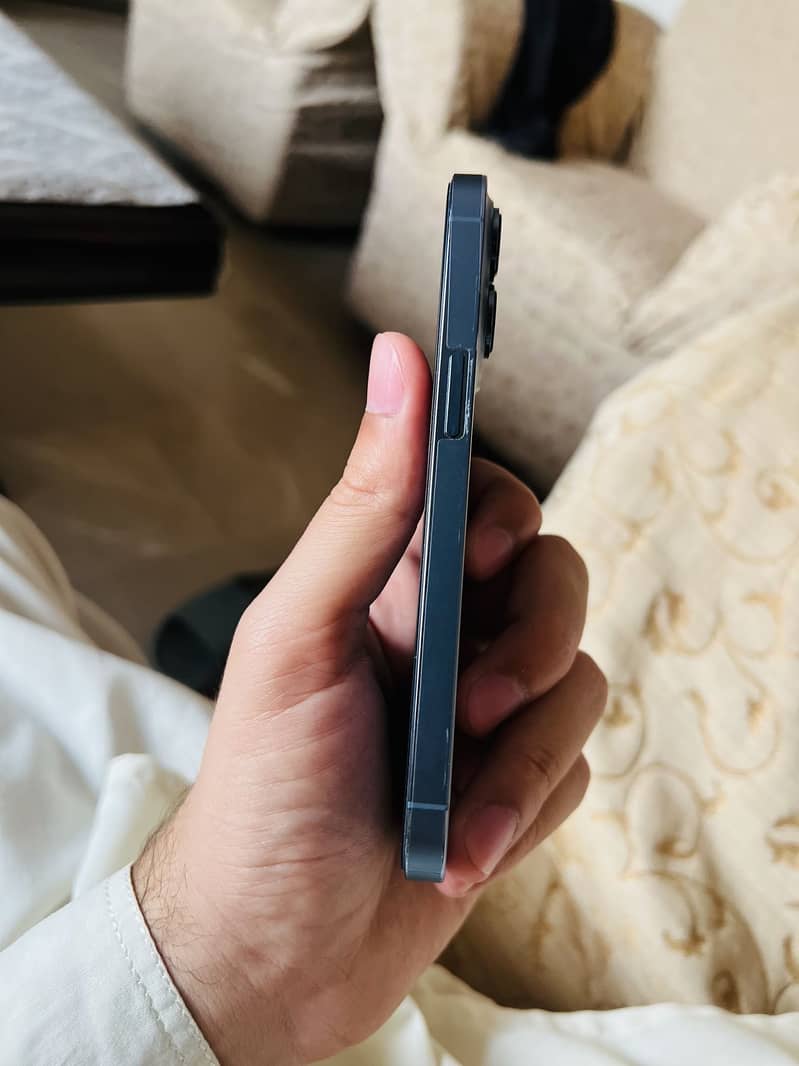 iPhone 13pro duel physical sim 1