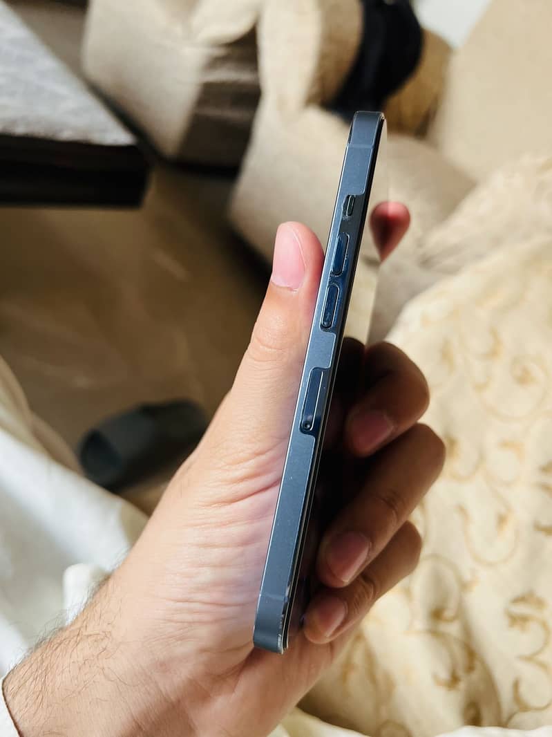 iPhone 13pro duel physical sim 4