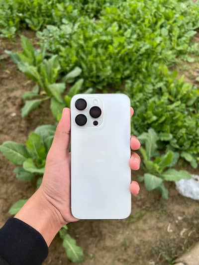 15 pro max white titanium with box JV