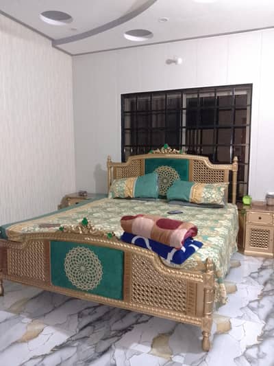 Wooden bed set complete