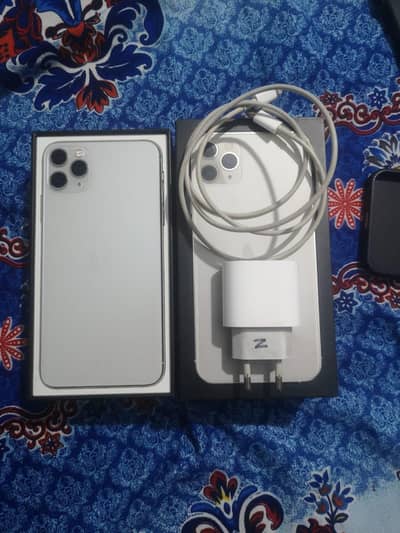 I phone 11 pro max with complete box.