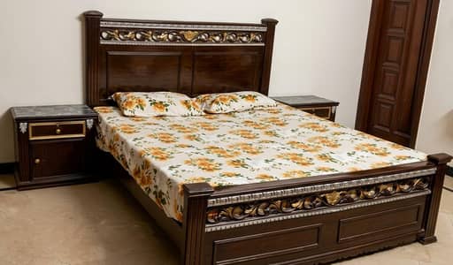 King Size Bed Set with Side Tables & Wall Mirror – Excellent Condition