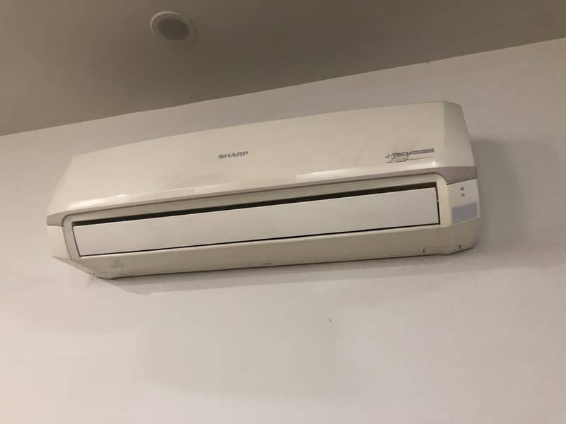 Sharp split AC 0
