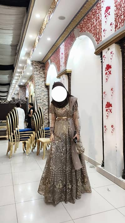 Maxi formal . 10/10 condition 1 time used . . .