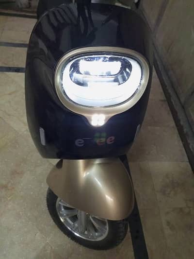 evee nisa electric scooty