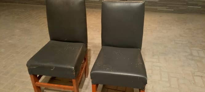 Restaurant Takhat and chairs