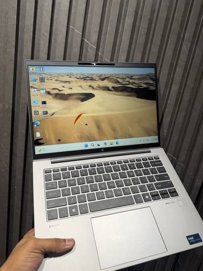 Hp zbook Firefly 14 inch G11 ULTRA 7 165u 12 Core