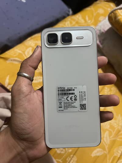 ak Month use Howa ha phone sale krna ki waja upgrade krna a