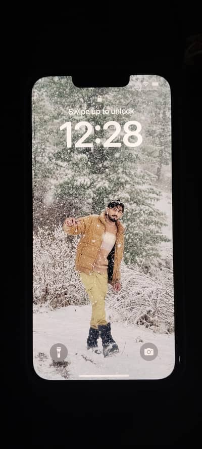 i phone 13 Jv 128 gb water pack battery health 95 2 manth sim time