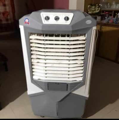 cannon air cooler with 4 gel water bottles