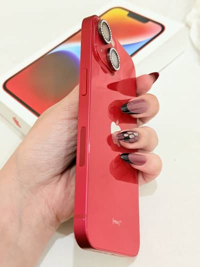 iPhone 14 red jv