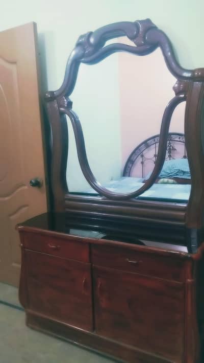 Wood Dressing Table