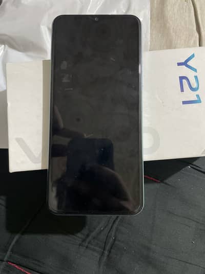 Vivo y21 with box only urgent sale