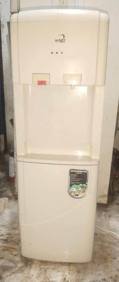 Homage Water despenser For Sale