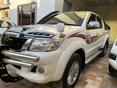 Toyota Hilux Vigo 2013/17 SR5 low mileage b2b Original like zero meter