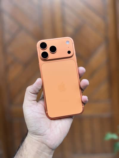 iPHONE 17 PRO MAX FACTORY UNLOCKED WITH BOX