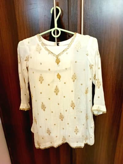 Beautiful Dress for age 8-12 yrs Brand new available for Sale EID