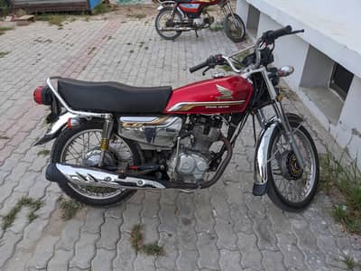 Honda CG 125 Gold Edition .
