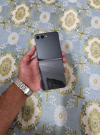 Flip 5 256GB Non PTA