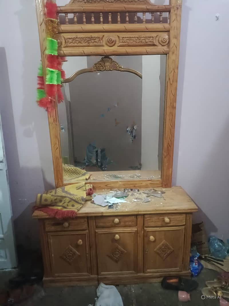 Bed , bed side table  Dressing 0