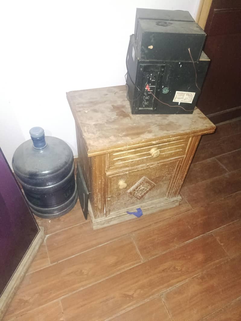 Bed , bed side table  Dressing 2