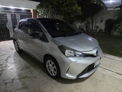 Toyota Vitz F 1.0 (2015)