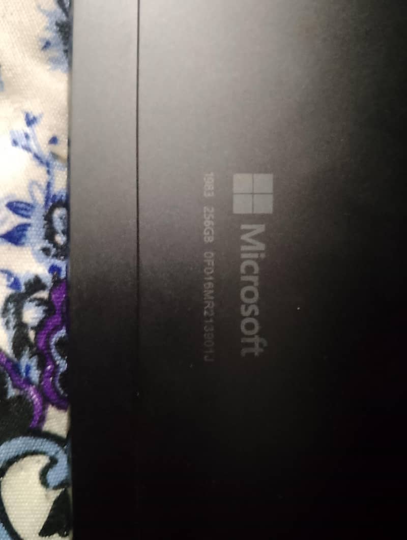Microsoft surface 8pro 8/256 0